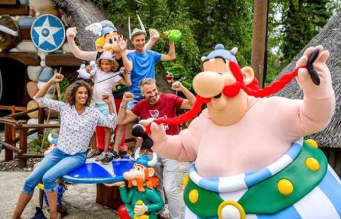 Asterix Park se deschide, de obicei, in primele zece zile ale lunii aprilie si se desfasoara pana la sfarsitul lunii octombrie.