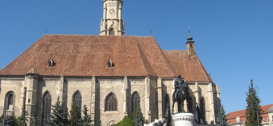 Orașul Cluj-Napoca: istorie, dezvoltare, turism, economie
